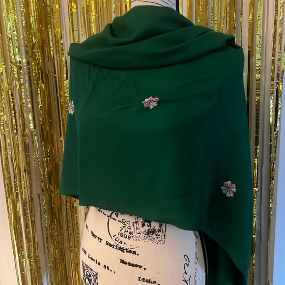 Large green Palestinian 🇵🇸 scarf with embroidery - Picture 1 of 4